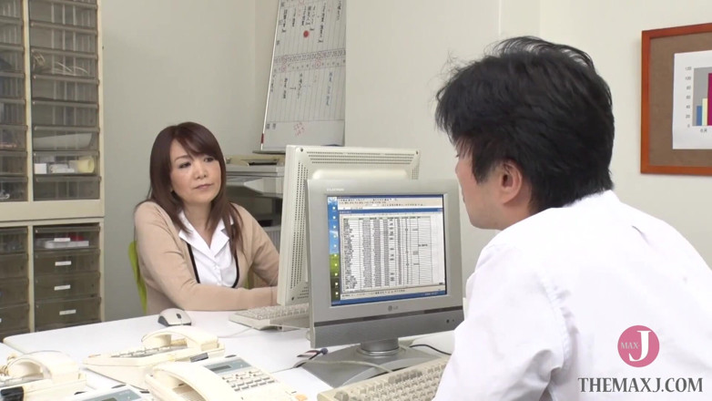 Celebrity Japan: Uma funcionária de escritório em seus cinquentenários que tem trabalhado...
