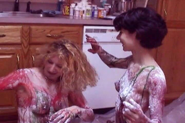 Radical Lesbian: Disordinato porno fetish con casalinghe