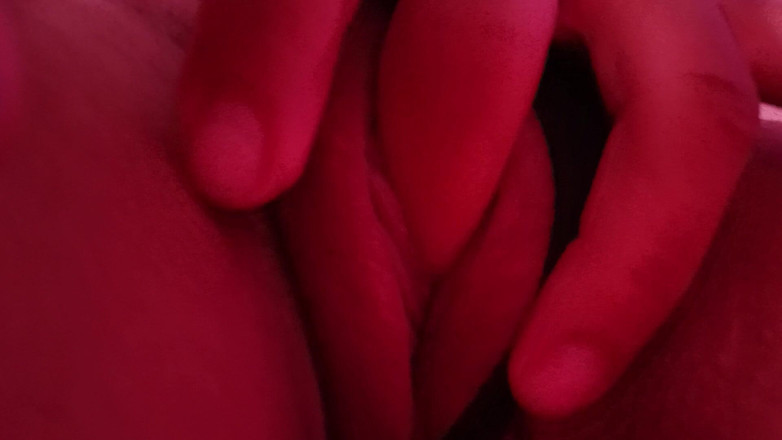 Jacke24: Dziewica masturbująca się gorąco