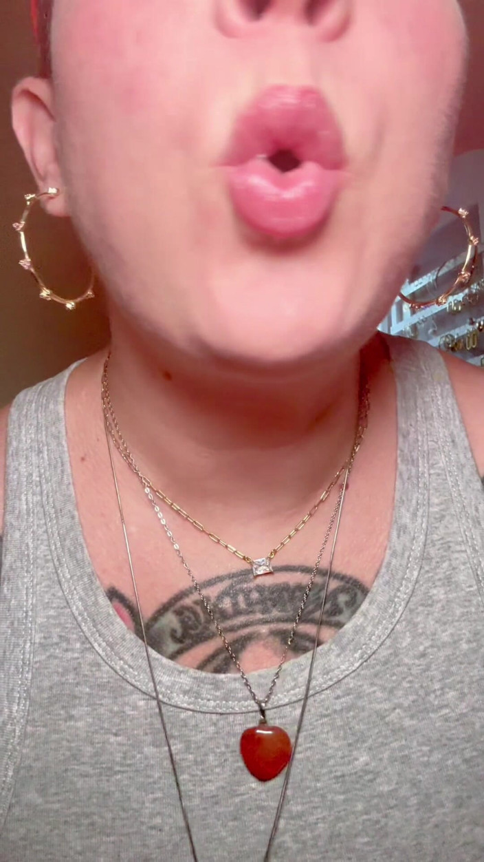 Quinn Marie: Punto di vista: la ragazza fa il tuo trucco per...