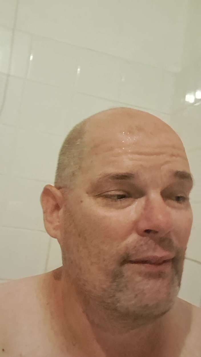 Fickspecht: Fun in the Bathtub