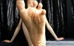 Rebecca Diamante: Adorazione delle piante dei piedi raggrinziti dopo l'allenamento