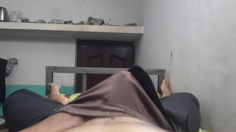 Wheyincognito: Cậu bé sáu gói nóng bỏng đang làm chủ trong phòng