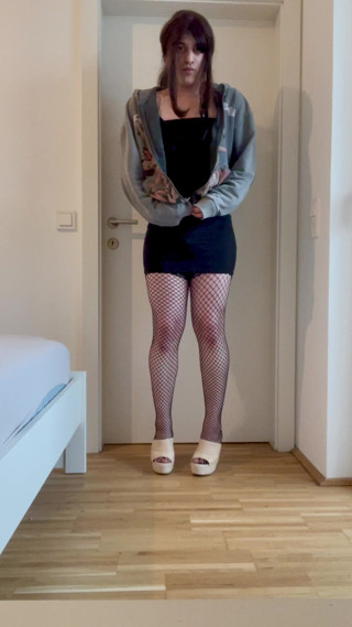 femboysoft: Femme travestie qui plaisait sous le nom de Feestslet