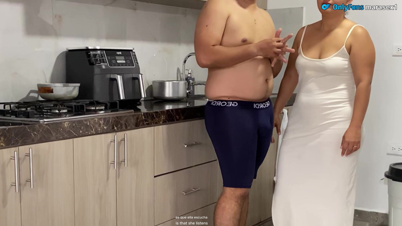 MaRaSexx: A Beautiful Amateur Couple Shares Kitchen and Have Delicious Morning...