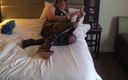 Mature Tina TV: Spaß und Ausgelassenheit im hotel, verschiedene Perücken tragen und eine...