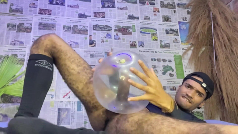 vergar4_daviid: Godendo il sesso con un preservativo gonfiato