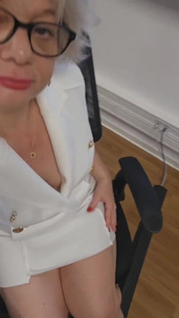 Compilație cu o femeie sexy matură Call Sophie