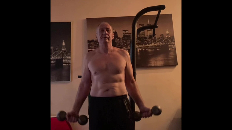 Alex Art: Thủ dâm sau khi tập luyện