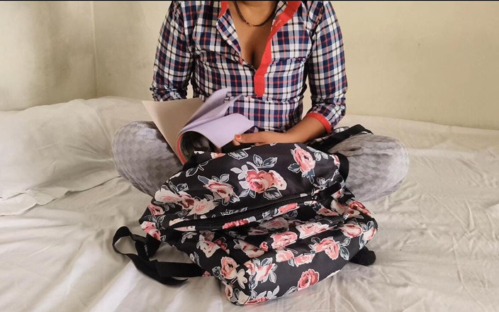 Sagita Sharm: Ragazze indiane del college vergine fanno sesso per la prima...