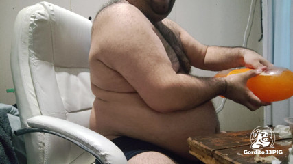 Gordito33PIG: Жадібна товста свиня не перестає їсти і мастурбувати
