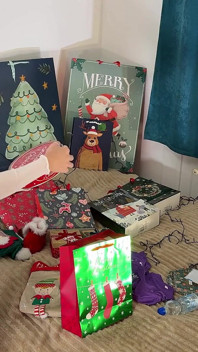 Carolina ve kısa mini etekli nata ateşli minyon üniversiteli kızlar külotsuz