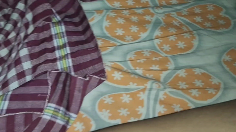 NituRandi94: India hermanastra hermanastro en video muy hardcore en audio hindi