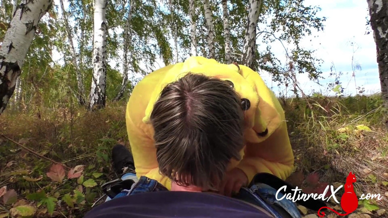Catin Red: MILF outdoor blowjob and cum in mouth outdoors - parody