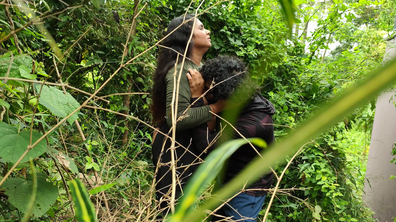 Vaigavarun45: Малайська пара має гарячий секс на відкритому повітрі в лісі, дикий ліс, секс на відкритому повітрі з малайською парою