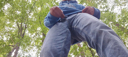 Fucky Boy21: Ormanda sikişen büyük bir yarak