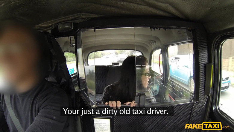 Fake Taxi: Fake Taxi - safada Tiffany Naylor pega escondida em um táxi,...