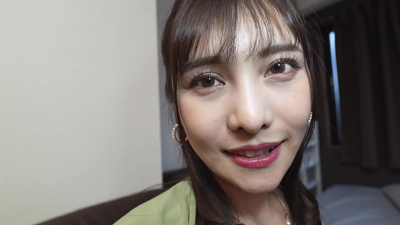 Raptor Inc: 大学生を惹きつけるために容姿を使っている主婦。「それ、ちょっとセクシーすぎるよ!」彼らは愚痴をこぼした。