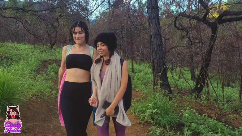 Cindy Luna Petite: J’ai trouvé une fille sexy dans la rivière et on...
