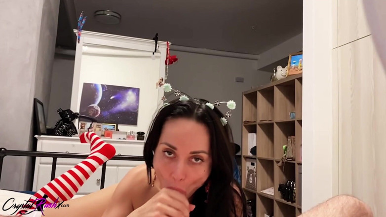 Crystal Rush: Hottie in sexy Christmas cosplay deepthroats big dick and passionately...