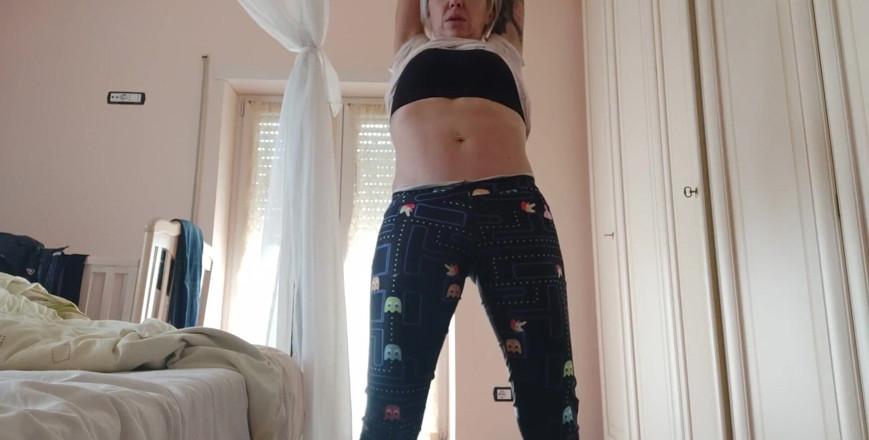 savannahamatoriale: Quarantine2010 pour Covid19 : fitness à domicile, exercices de sueur sexy