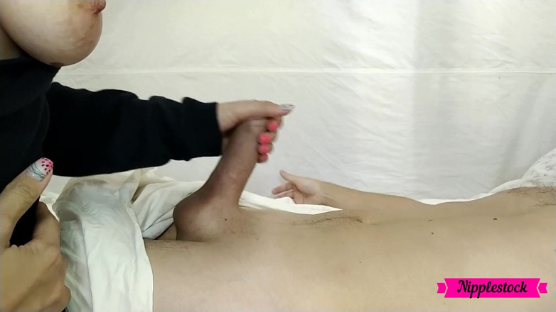 Nipple Stock: Une belle-mère réveille son beau-fils avec du sexe passionné