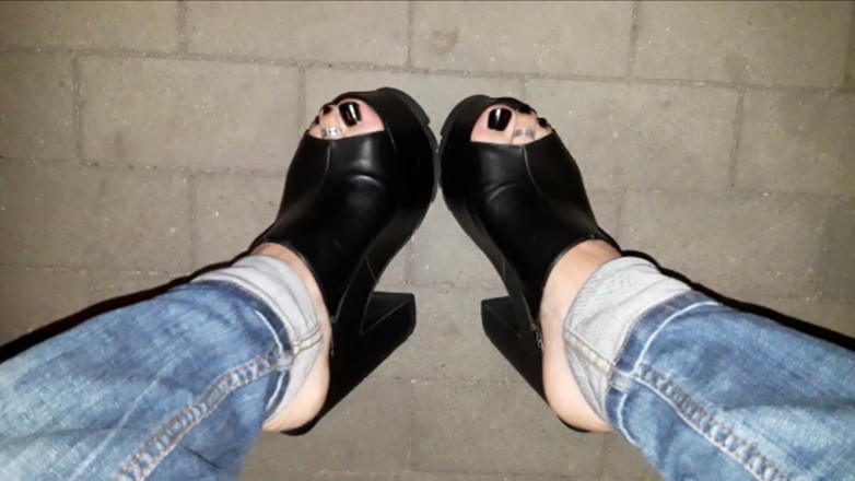 Heelex: Sexy Mules