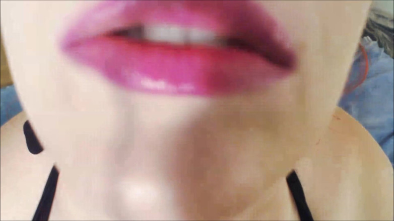 Scarlet Vixen: Escupir y babear en las tetas