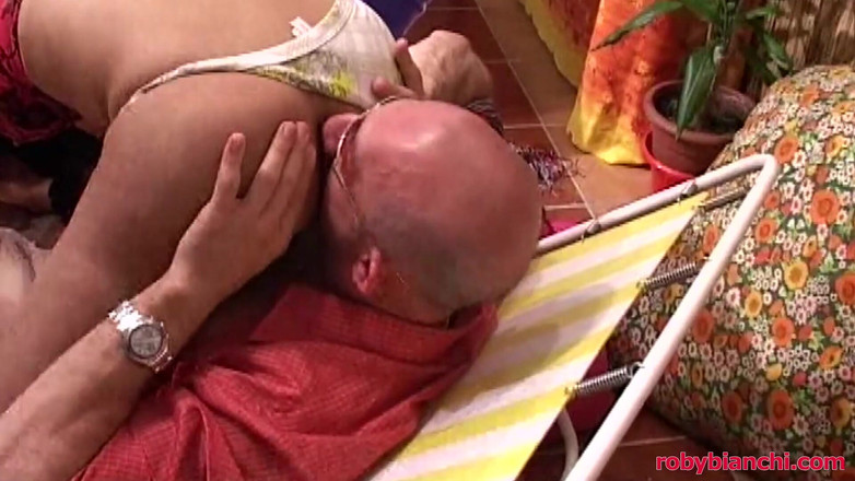 Topax Shemale Production: Omar Galanti Кончает В Задницу Транса