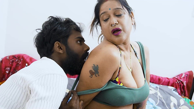 Xtramood: Madame sexy ne se contrôle pas pour baiser avec son élève à...