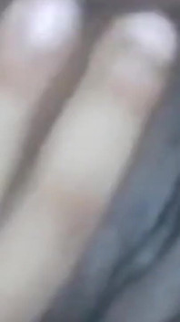 Gerçek Hintli desi orta yaşlı seksi kadın amına dokunuyor