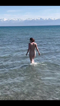 I Love It When Cool Waves Caress My Naked Body