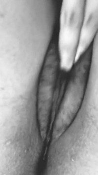 Pasierb filmuje i otrzymuje wideo chrzestnej masturbacji Mega Dildo w jej cipce - Andressa Castro