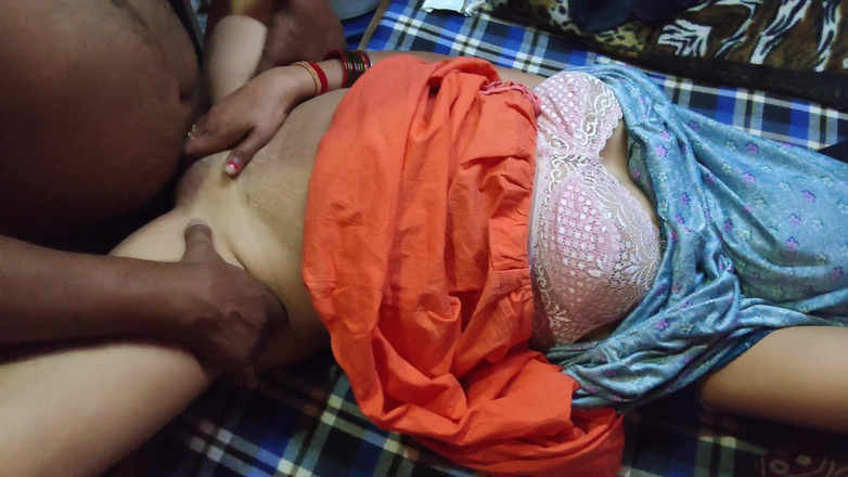 Madhu: Indische Bhabhi gaf haar vriend poesje plezier door Madhu te...