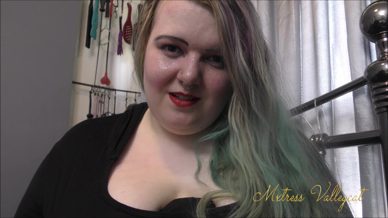 Mxtress Valleycat: Mesmerized into buying me boots