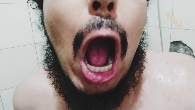 Ale Ale: Apakah Anda ingin menghisap lidah?