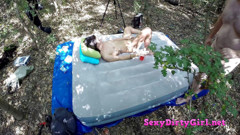 Sexy Dirty Girl: Saya dapatnya keras dari belakang di tengah-tengah hutan