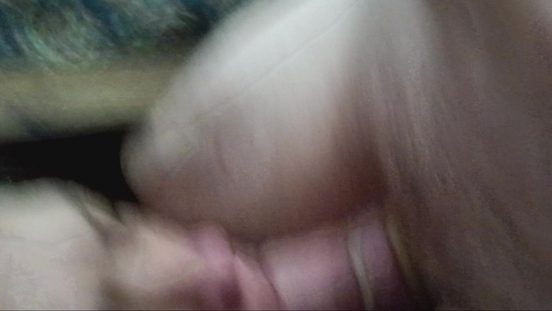 Brody and Sadie Sage: 吮吸鸡巴。Brody和sadie sage