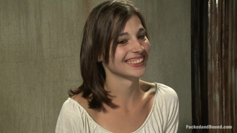 Kink: Sua primeira vez fodida