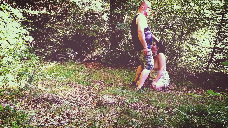 Toilet Mommy: Milf slut training in forest