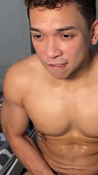 Pinoy Twink Jerking off Live on Cam