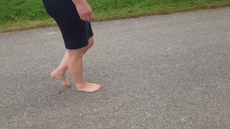 Yvette xtreme: Dirty barefoot walk with Yvette Costeau