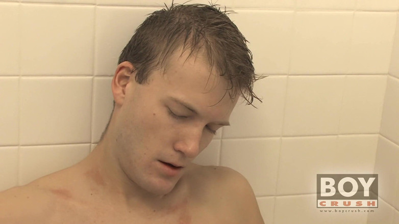 Boy Crush: Alec Showers off