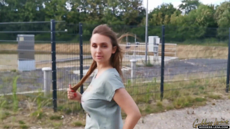 Goddess Lena: เดทกับเท้าในรองเท้าแตะ Birkenstock