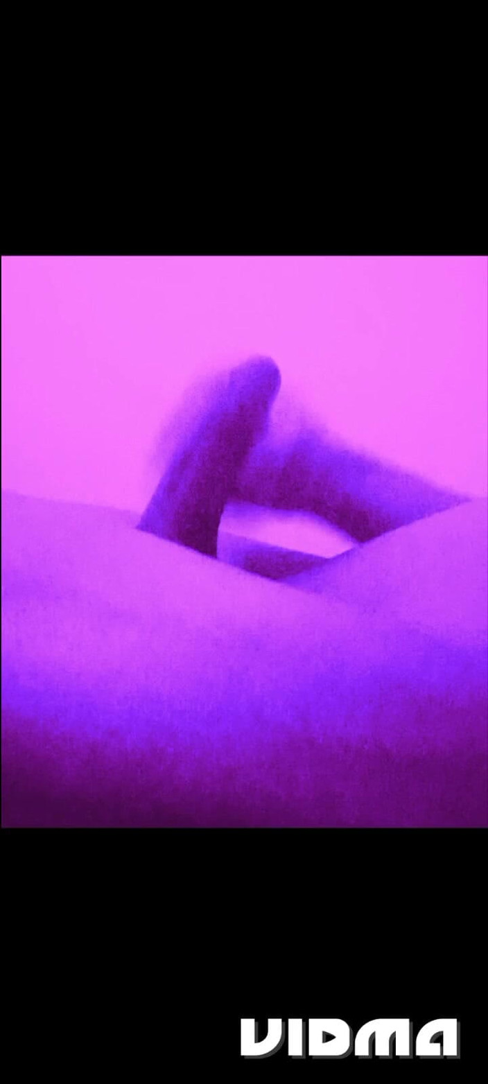 Laratransexualbarcel: Thủ dâm uống sữa