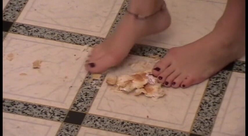 Foot Girls: Crushing and trampling food in the kitchen