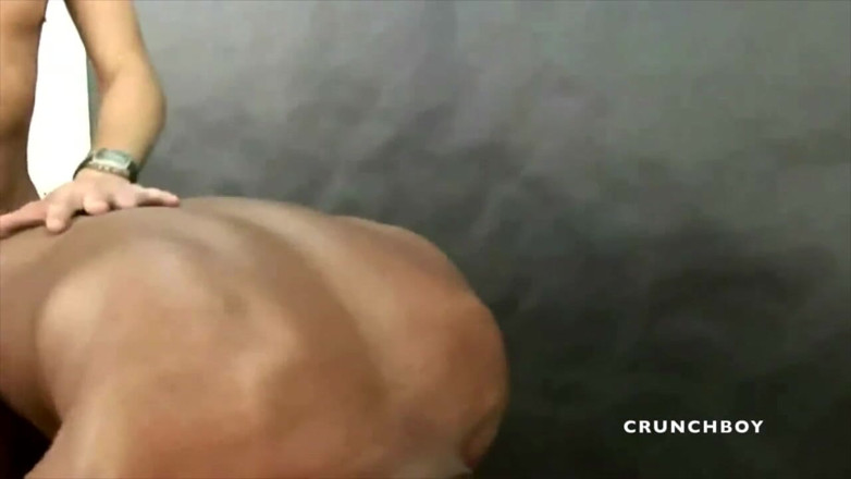 Latino Fucker: 若いラテン系積によるトップ黒檀支配と大きなコック