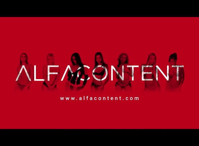 Ebony Ladies: Ragazza ebano con paura di sditalinarsi la figa