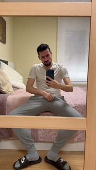 Papa Qui Montre Sa Bite Dure