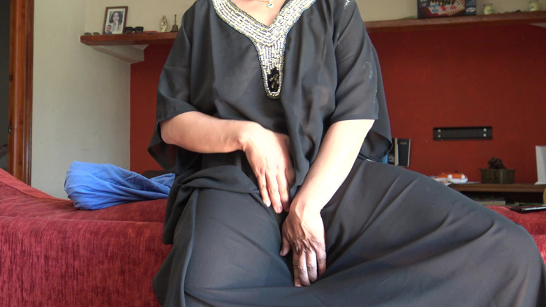 Souzan Halabi: An Egyptian Bisexual Wife 55 Year Old. Very Hairy Arab Pussy!!!